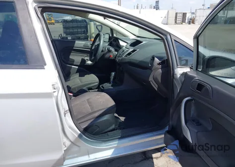 2013 Ford Fiesta Se z USA, uszkodzony, nr VIN 3FADP4BJ7DM194965